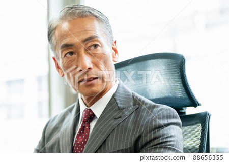 商人老人 88656355