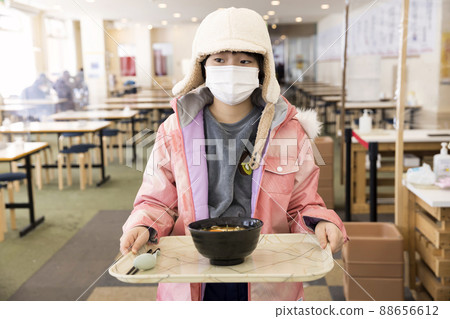 Children carrying food with food cord 88656612