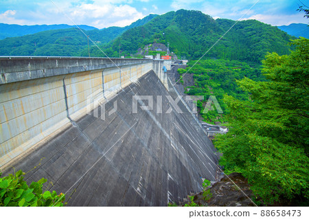 View around Kusaki Dam Early summer scenery 88658473