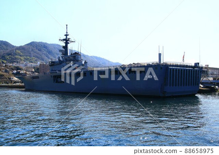 運輸船大隅停泊在戰艦大和號的故鄉吳 88658975