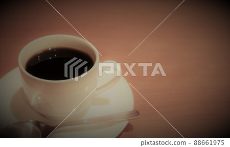 黑暗中的咖啡杯，字母空間 88661975