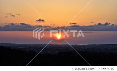 Beautiful sunset 88662040