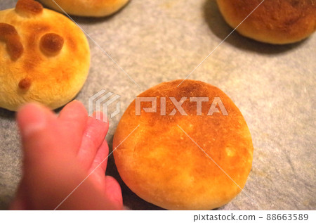 Baked bread Baked bread 88663589