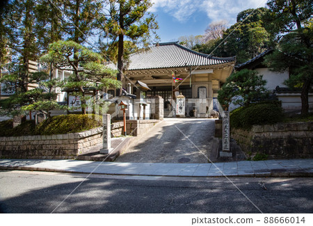 是與明治維新影響很大的雷三陽有關的塔莫寧入口風景。有一座被炸毀的建築鐘樓。廣島縣 88666014