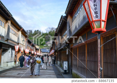 Kimono girls walking around Higashi Chaya district 88667135