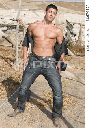 sexy muscled man under the sun 88674171