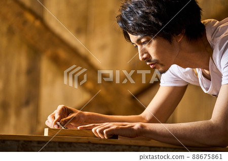 男青年工匠 88675861