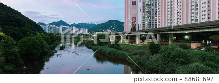 韓國京畿道安養市夜景 韓國京畿道安養市夜景 88681692