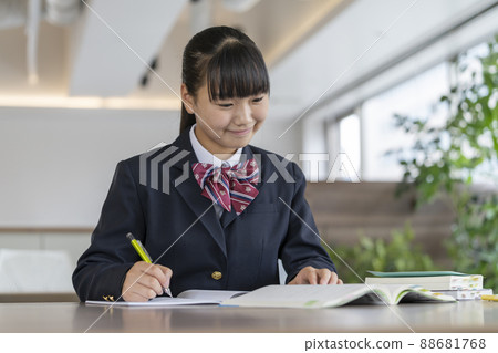 學習的女孩學習 學習的女孩學習 88681768