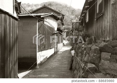 Alleys and houses in the Motoura village, the center of the island 4 (Sepia) Manabe Island, Kasaoka City, Okayama Prefecture Alleys and houses in the Motoura village, the center of the island 4 (Sepia) Manabe Island, Kasaoka City, Okayama Prefecture 88685660