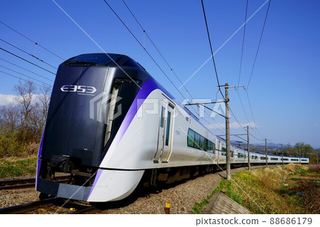 特快梓(E353系列)中央本線:新風穴山 特快梓(E353系列)中央本線:新風穴山 88686179