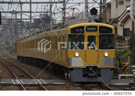 [SI] Direct to Seibu Sayama Line: Seibu Ikebukuro Line 2000 series 2063F (Local: 8-car train) 88687856