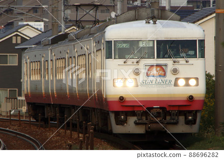 Sanyo Main Line 117 Series: Rapid Sun Liner (Okayama⇔Fukuyama) 88696282