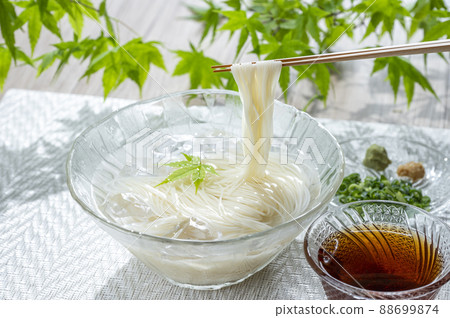 素面和藍楓 素面和藍楓 88699874