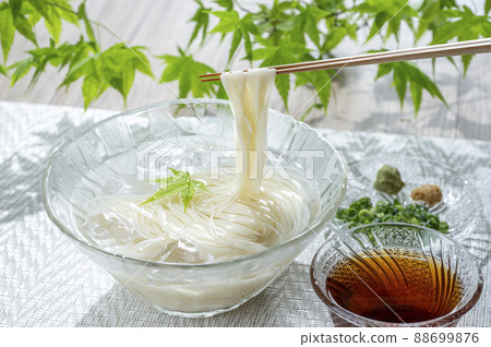 素面和藍楓 88699876