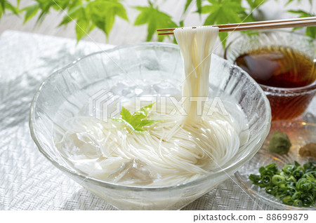 素面和藍楓 88699879