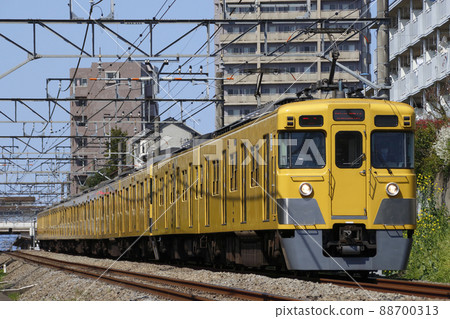 [SS] 西武新宿線舊 2000 系列（特快 - 10 節車廂列車：西武新宿 ⇔ 本川越） 88700313