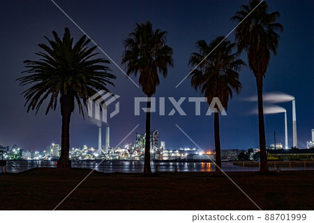 Time-lapse shot of the night view of the Shunan Factory from Mt. Taikazan 88701999