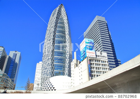 Skyscraper district at the west exit of Shinjuku station 88702968
