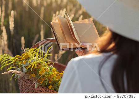 Natural herbal medicine,nblank note pad. Copy space for text. 88707083