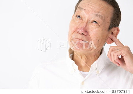 Senior man who is hard to hear Senior man who is hard to hear 88707524