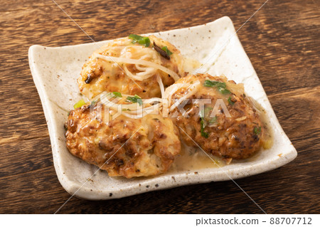 Green onion salted chicken meatball (with cartilage) 88707712