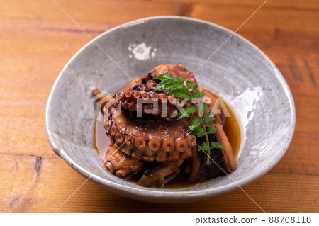 Soft boiled octopus 88708110