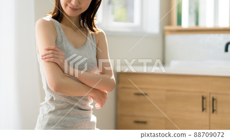 upper arm, female, lady 88709072