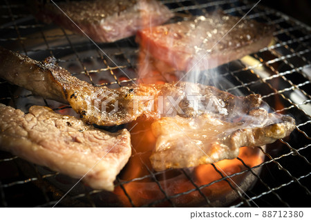 多汁的高級烤黑毛和牛用烤爐烤[特製玫瑰] 88712380