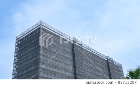Scaffolding for condominium renovation work Scaffolding for condominium renovation work 88713207