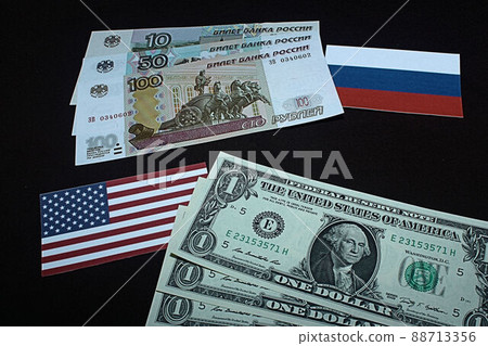 【美元、俄羅斯盧布、外匯、外匯、股票等文章縮略圖】俄羅斯盧布紙幣和圖表 88713356