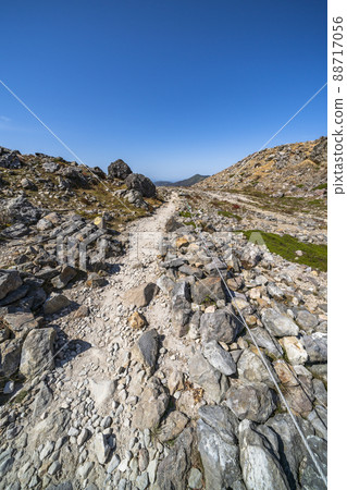 Mountain climbing road near the summit of Mt. Nasu (Mt. Chausu) [Nasushiobara City, Tochigi Prefecture] 88717056