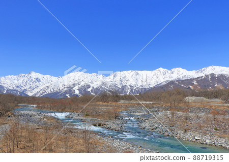 Hakuba Village, Snowy Spring, Sunny Northern Alps Hakuba Village, Snowy Spring, Sunny Northern Alps 88719315