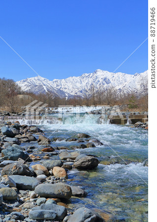 Hakuba Village, Snowy Spring, Sunny Northern Alps Hakuba Village, Snowy Spring, Sunny Northern Alps 88719466