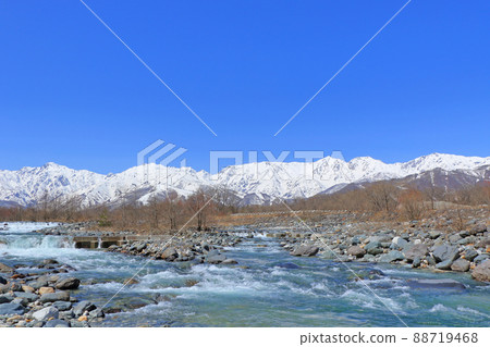Hakuba Village, Snowy Spring, Sunny Northern Alps Hakuba Village, Snowy Spring, Sunny Northern Alps 88719468