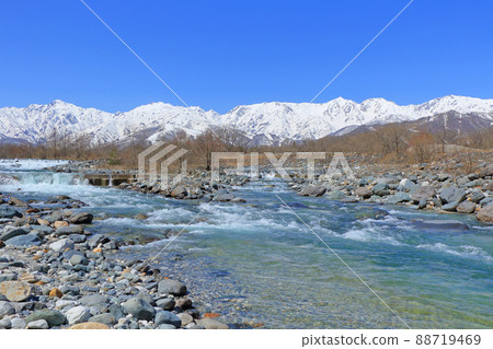 Hakuba Village, Snowy Spring, Sunny Northern Alps Hakuba Village, Snowy Spring, Sunny Northern Alps 88719469