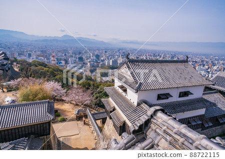 (Ehime Prefecture) The view below from the castle tower of Matsuyama Castle 88722115