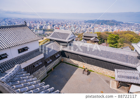 (Ehime Prefecture) The view below from the castle tower of Matsuyama Castle 88722117