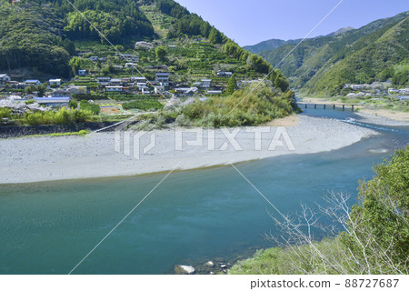 Niyodo River over the Asoo Submersible Bridge 88727687