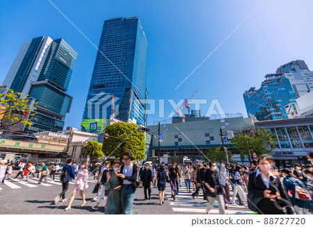 Tokyo cityscape of Japan Many people come to Shibuya Scramble intersection. Sakuragaokaguchi redevelopment skyscrapers can now be seen 88727720