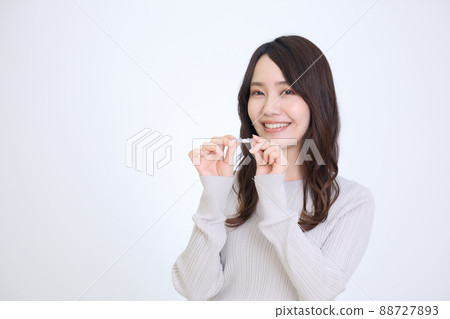 女人做煙嘴校正 88727893