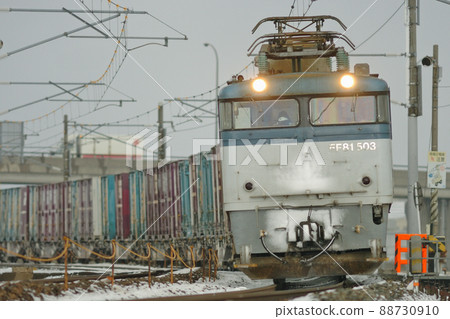北陸本線 加賀笠間三河 JR 貨運 EF81-503（富山） 88730910