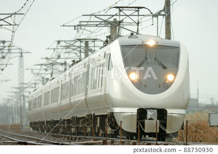 北陸本線三河加賀笠間JR西683系列S01+S22編隊（金澤）白鷺 88730930