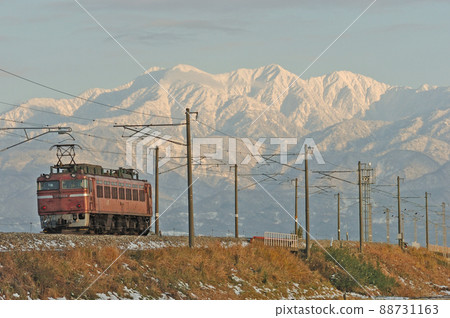 北陸本線水羽島-東-富山JR貨運EF81-126(富山) 北陸本線水羽島-東-富山JR貨運EF81-126(富山) 88731163