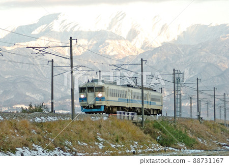 北陸本線水橋東富山JR西475系列A11編隊(金澤) 北陸本線水橋東富山JR西475系列A11編隊(金澤) 88731167