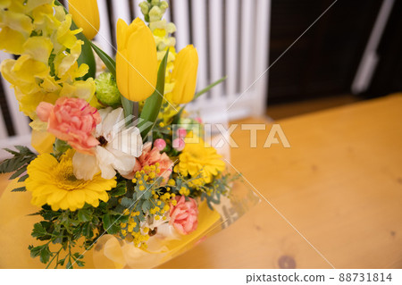 暖色花卉群植 88731814