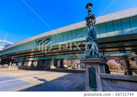 Cityscape of Chuo-ku, Tokyo Nihonbashi and lion statue 88732744