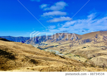 Superb view from the Crown Range in Queenstown, New Zealand Coronet Peak 88734534