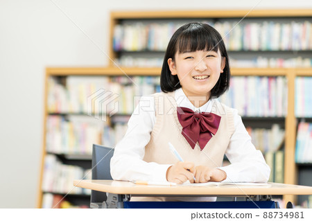Junior high school classroom School photography cooperation: Japanese language school attached to Chuo Technical School Junior high school classroom School photography cooperation: Japanese language school attached to Chuo Technical School 88734981