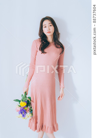 Woman with a bouquet 88737604